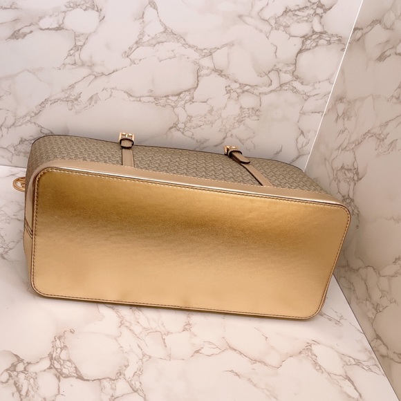 Michael Kors Jet Set Travel Large Top Zip Tote - Picture 5 of 10